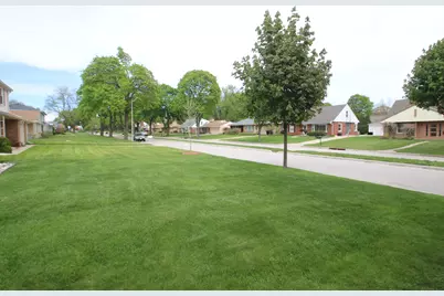 2345 N 103rd St, Wauwatosa, WI 53226 - Photo 19