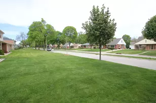 2345 N 103rd St, Wauwatosa, WI 53226 - Photo 19