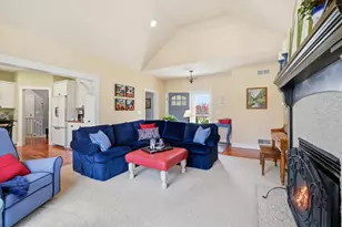 13015 W Winterberry Way, New Berlin, WI 53151 - Photo 13
