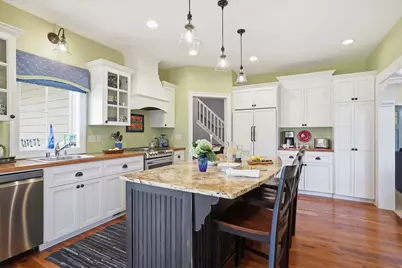 13015 W Winterberry Way, New Berlin, WI 53151 - Photo 5
