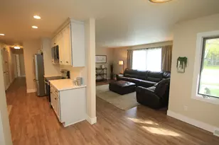 N93W6266 Arbor Dr, Cedarburg, WI 53012 - Photo 13