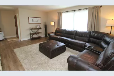 N93W6266  Arbor Dr, Cedarburg, WI 53012 - Photo 5