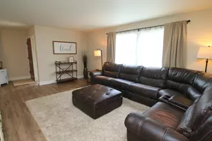 N93W6266 Arbor Dr, Cedarburg, WI 53012 - Photo 5