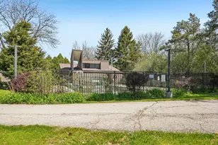 9272 N 70th St, Milwaukee, WI 53223 - Photo 29