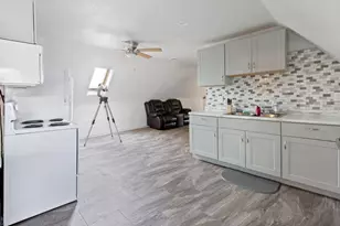 2139 N 18th St, Milwaukee, WI 53205 - Photo 19