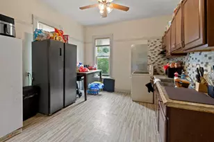 2139 N 18th St, Milwaukee, WI 53205 - Photo 7