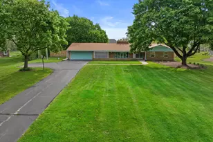 7300 S 92nd St, Franklin, WI 53132 - Photo 33