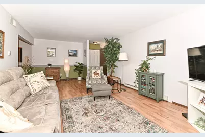 7941 S 68th St #404, Franklin, WI 53132 - Photo 3