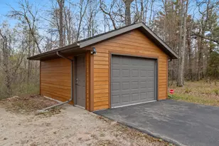 820 Kloppman St, Crivitz, WI 54114 - Photo 5