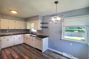 W158N9026 Charles Dr, Menomonee Falls, WI 53051 - Photo 5