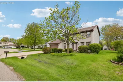 856  Uhen Ct, Burlington, WI 53105 - Photo 1