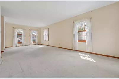 856  Uhen Ct, Burlington, WI 53105 - Photo 5