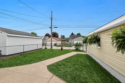 2304  Denton St, La Crosse, WI 54601 - Photo 25