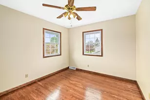 4395 S Delphine Dr, New Berlin, WI 53151 - Photo 17