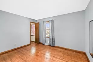 4395 S Delphine Dr, New Berlin, WI 53151 - Photo 15