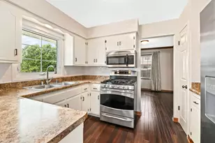 4395 S Delphine Dr, New Berlin, WI 53151 - Photo 5
