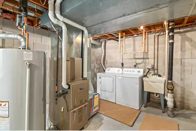4395 S Delphine Dr, New Berlin, WI 53151 - Photo 25