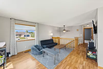 305  Mallard Dr, Holmen, WI 54636 - Photo 5