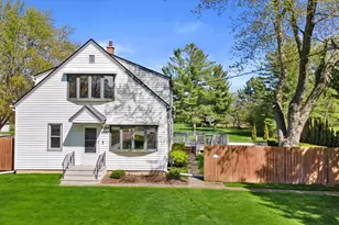 8842 S Chicago Rd, Oak Creek, WI 53154 - Photo 29