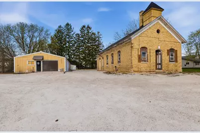 2204 N Rapids Rd, Manitowoc, WI 54220 - Photo 1