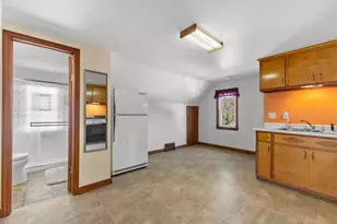8842 S Chicago Rd, Oak Creek, WI 53154 - Photo 15