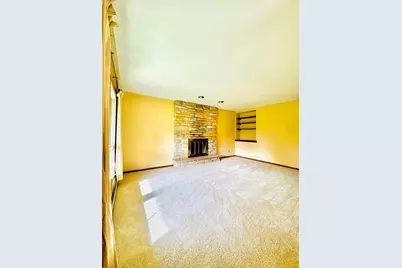 W360N7532  Thomas Dr, Lac La Belle, WI 53066 - Photo 9