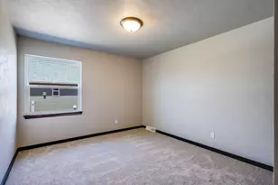 2210 S 19th St, Manitowoc, WI 54220 - Photo 29