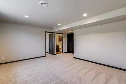 2210 S 19th St, Manitowoc, WI 54220 - Photo 35