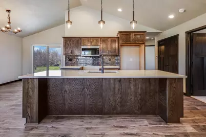 2210 S 19th St, Manitowoc, WI 54220 - Photo 11