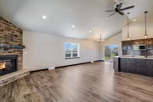 2210 S 19th St, Manitowoc, WI 54220 - Photo 7
