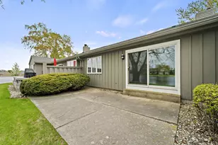 2314 W Dickinson Ct, Mequon, WI 53092 - Photo 19