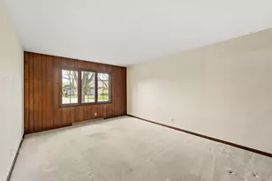 2314 W Dickinson Ct, Mequon, WI 53092 - Photo 11