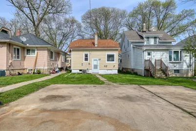 2117 S 77th St, West Allis, WI 53219 - Photo 21