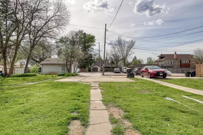 2117 S 77th St, West Allis, WI 53219 - Photo 23