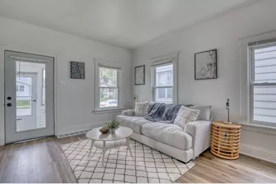 2117 S 77th St, West Allis, WI 53219 - Photo 9