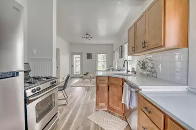 2117 S 77th St, West Allis, WI 53219 - Photo 7