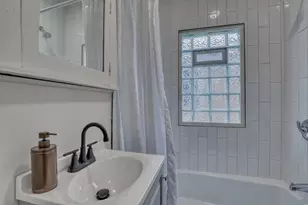 2117 S 77th St, West Allis, WI 53219 - Photo 15