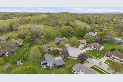 820  Crestwood Dr, Waukesha, WI 53188 - Photo 35