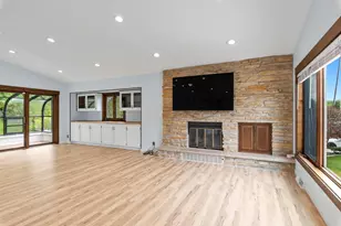 820 Crestwood Dr, Waukesha, WI 53188 - Photo 15