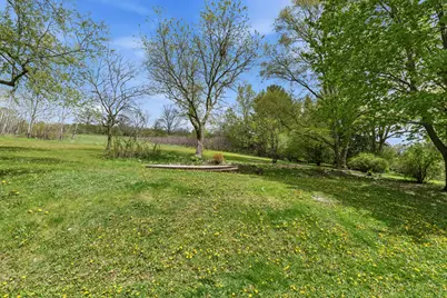 820  Crestwood Dr, Waukesha, WI 53188 - Photo 5
