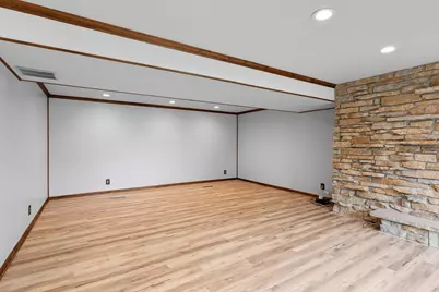 820  Crestwood Dr, Waukesha, WI 53188 - Photo 33