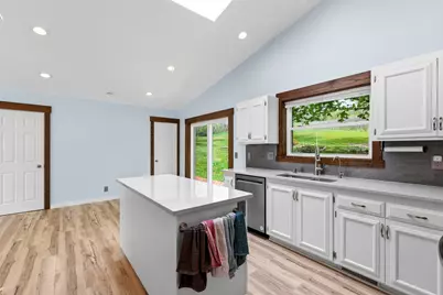 820  Crestwood Dr, Waukesha, WI 53188 - Photo 7