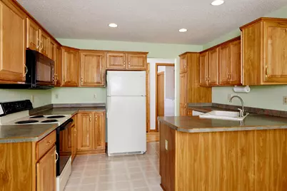 W265N6770  Yarotta Cir, Lisbon, WI 53089 - Photo 11