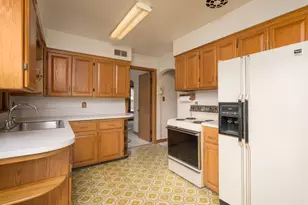 3170 S 36th St, Milwaukee, WI 53215 - Photo 11