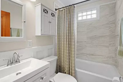 2704  Dwight St, Racine, WI 53403 - Photo 13