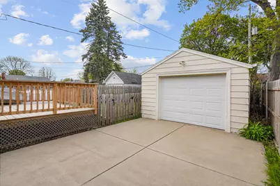 2704  Dwight St, Racine, WI 53403 - Photo 27