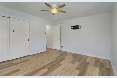 1237  Virginia St -, Racine, WI 53405 - Photo 11