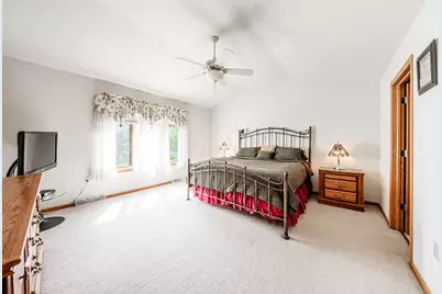 W264N2062  Deer Haven Ct Unit #1, Pewaukee, WI 53072 - Photo 11