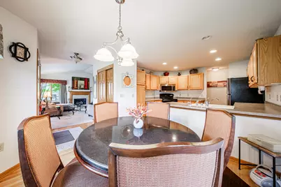 W264N2062  Deer Haven Ct Unit #1, Pewaukee, WI 53072 - Photo 7