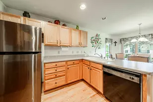 W264N2062 Deer Haven Ct, Pewaukee, WI 53072 - Photo 5
